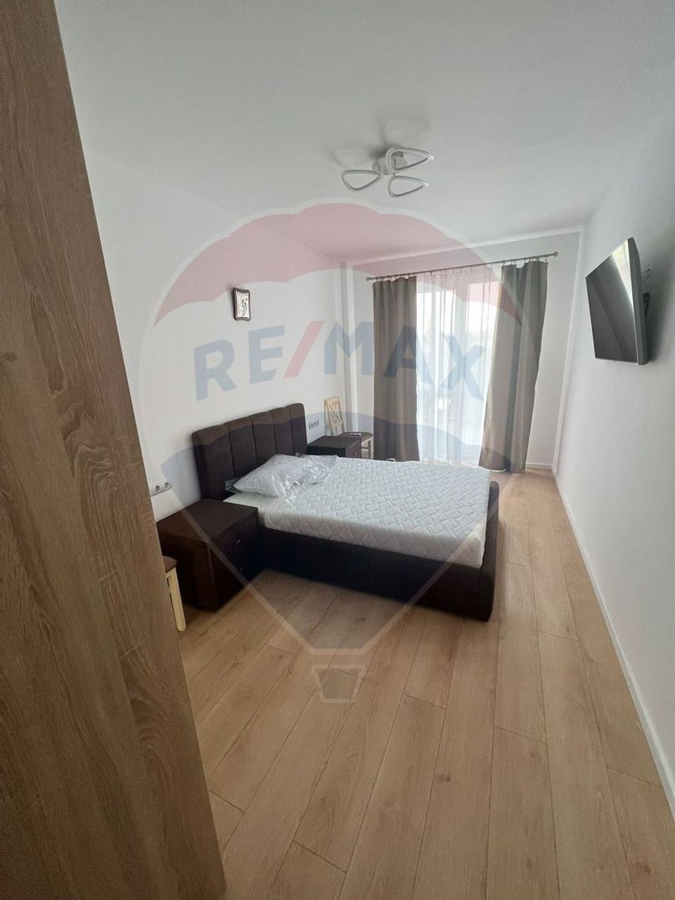 DE INCHIRIAT Apartament nou + parcare subterana