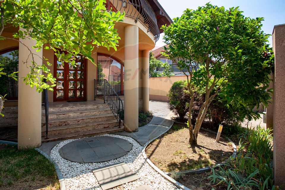 Casă modernă și spațioasă cu piscină,saună și sală de fitness – Pecica