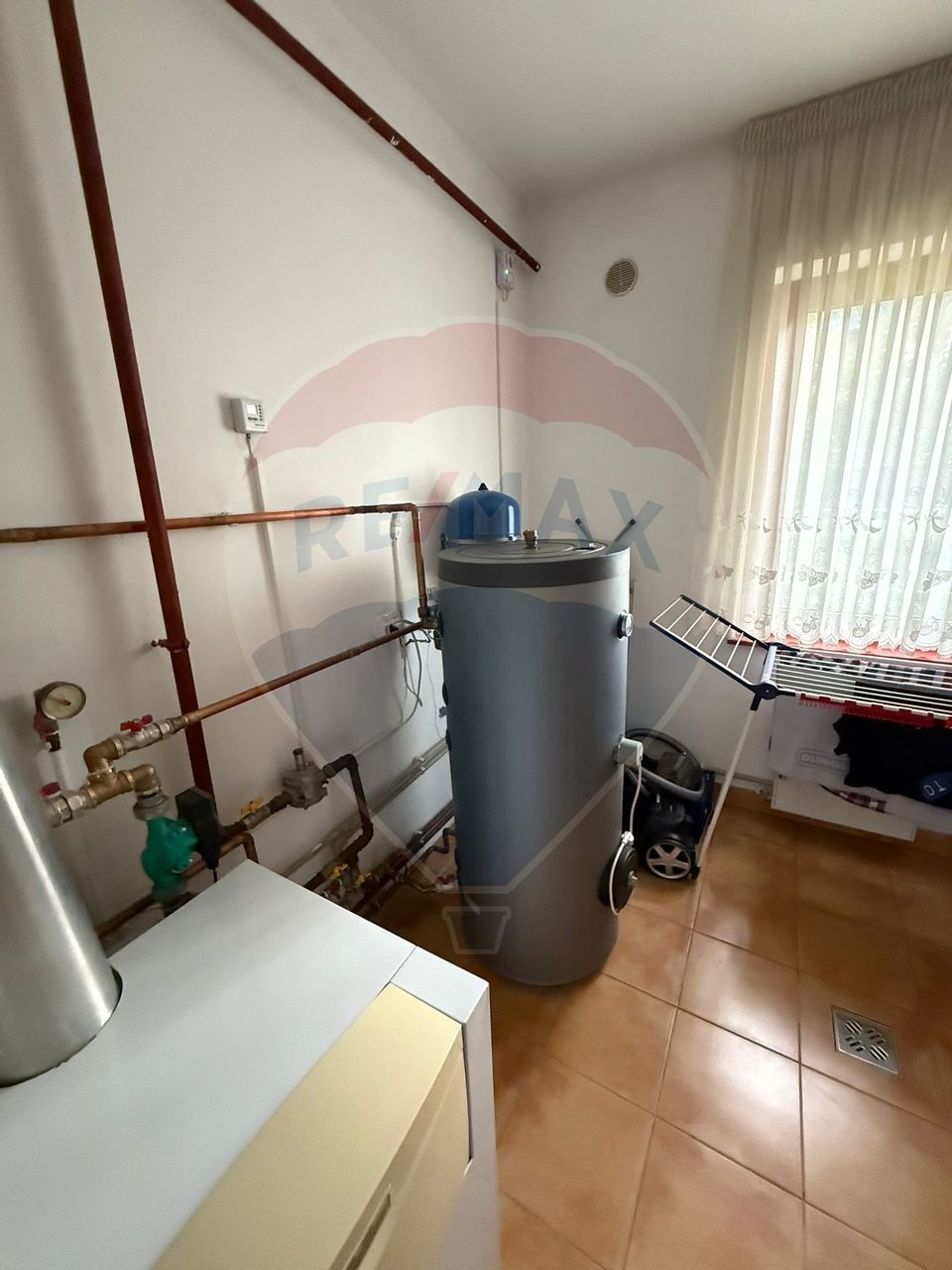 6 room House / Villa for rent, Valea Borcutului area