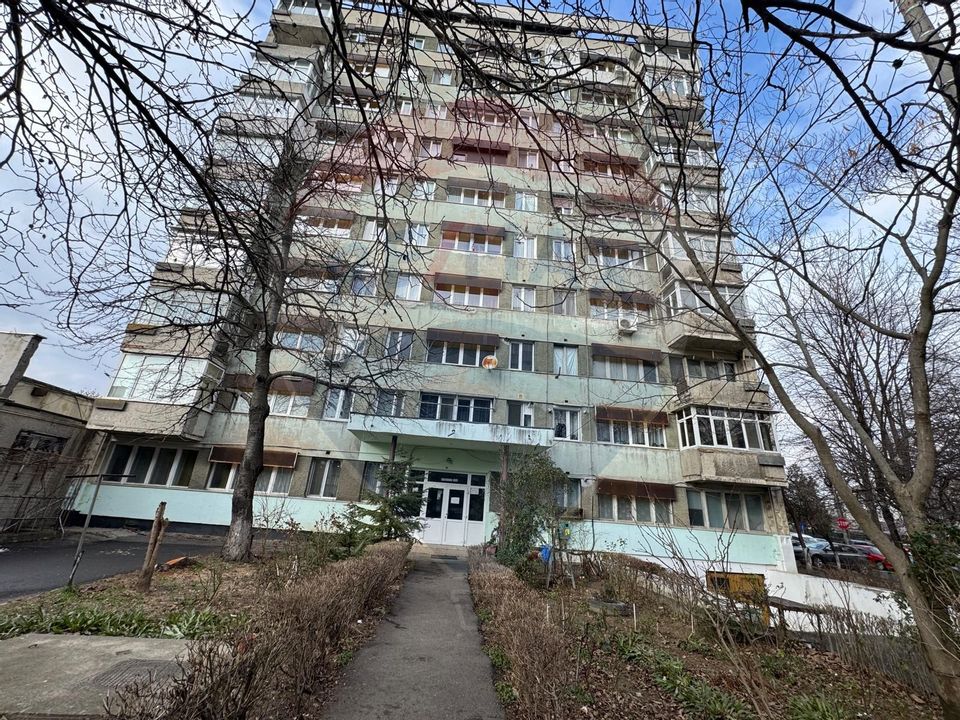 Apartament cu 2 camere de vanzare zona GARA CFR BACAU