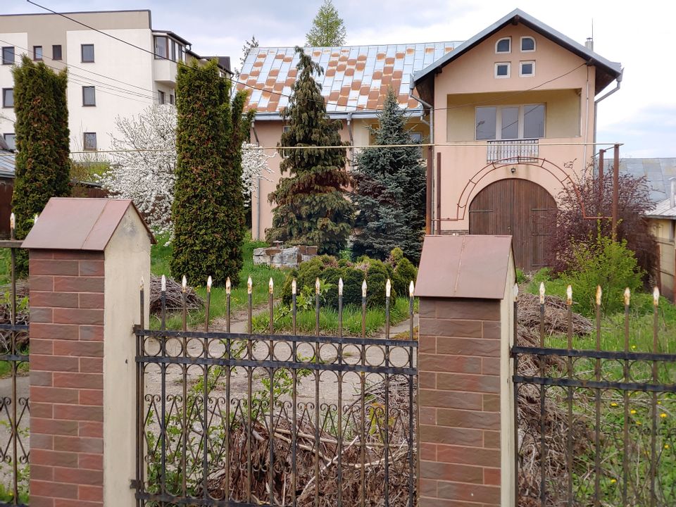 8 room House / Villa for sale