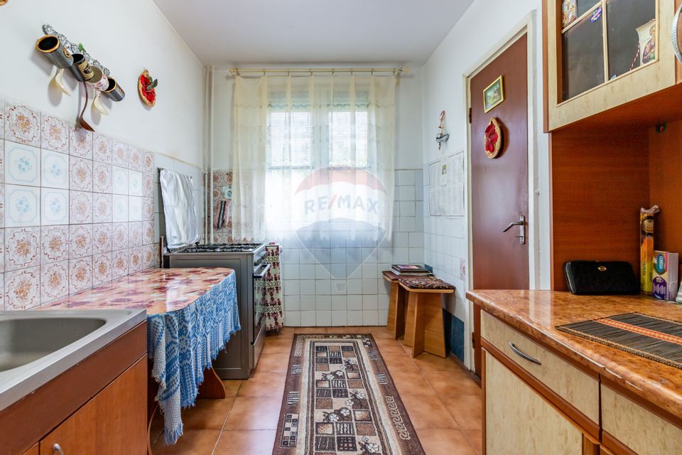 3-room apartment – Huedin street – rehabilitated block – quiet area