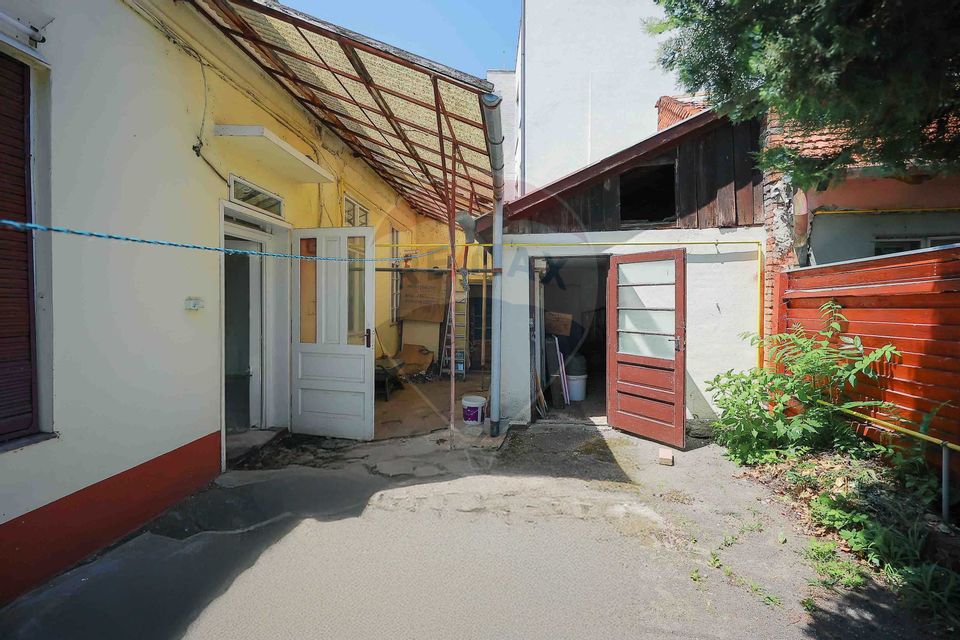 Apartament cu 3 camere de vânzare în zona Ultracentral