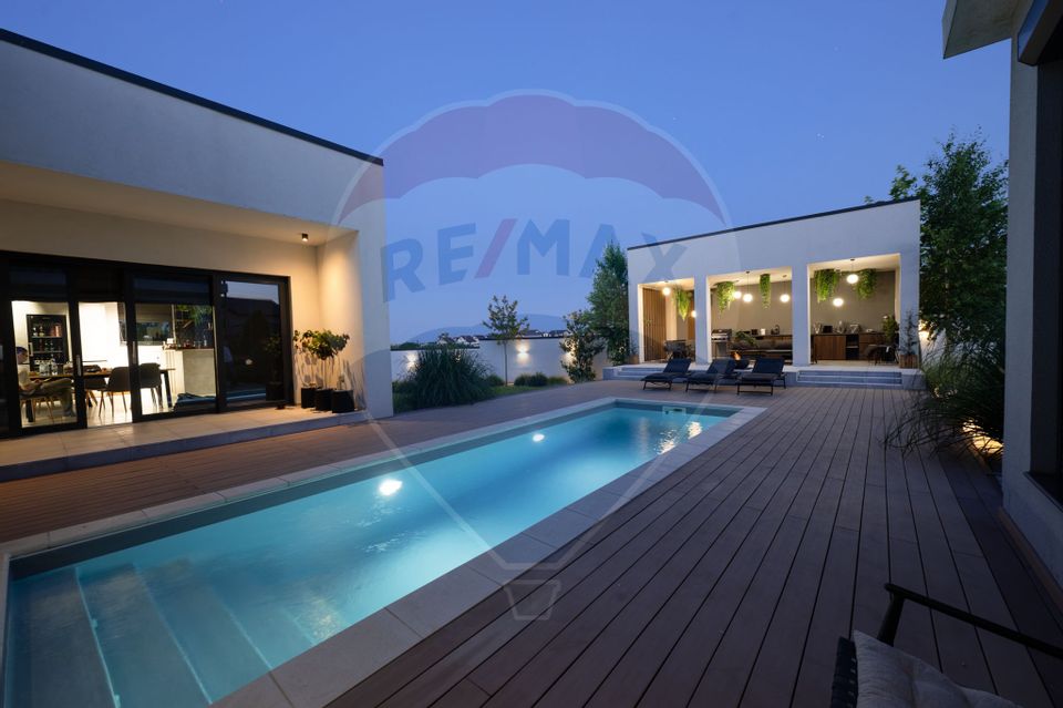 8 room House / Villa for sale