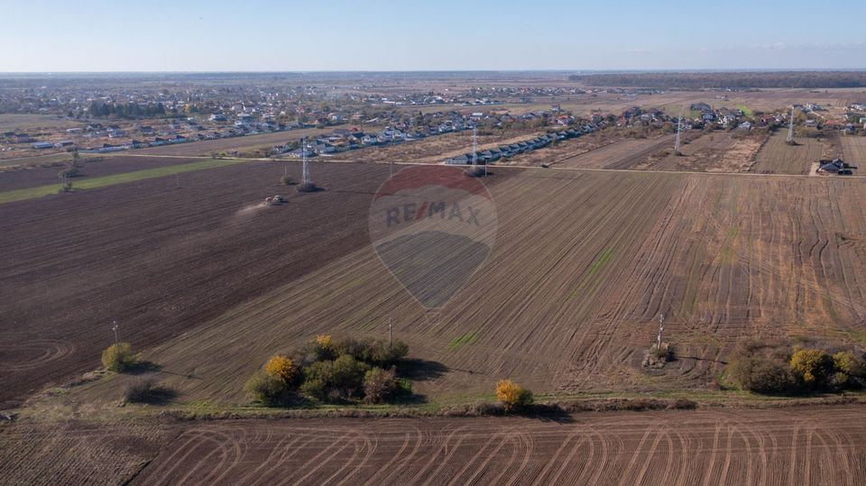 Land 7,500sqm Sabareni / Strada Primaverii