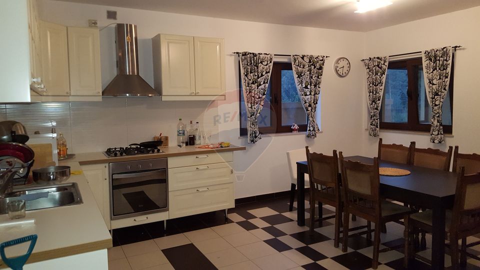 De vanzare vila langa lac la Moara Vlasiei