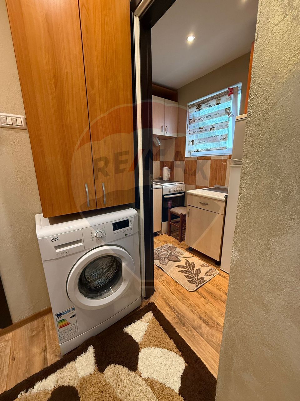 Apartament cu o camera de inchiriat- zona 6 Vanatori