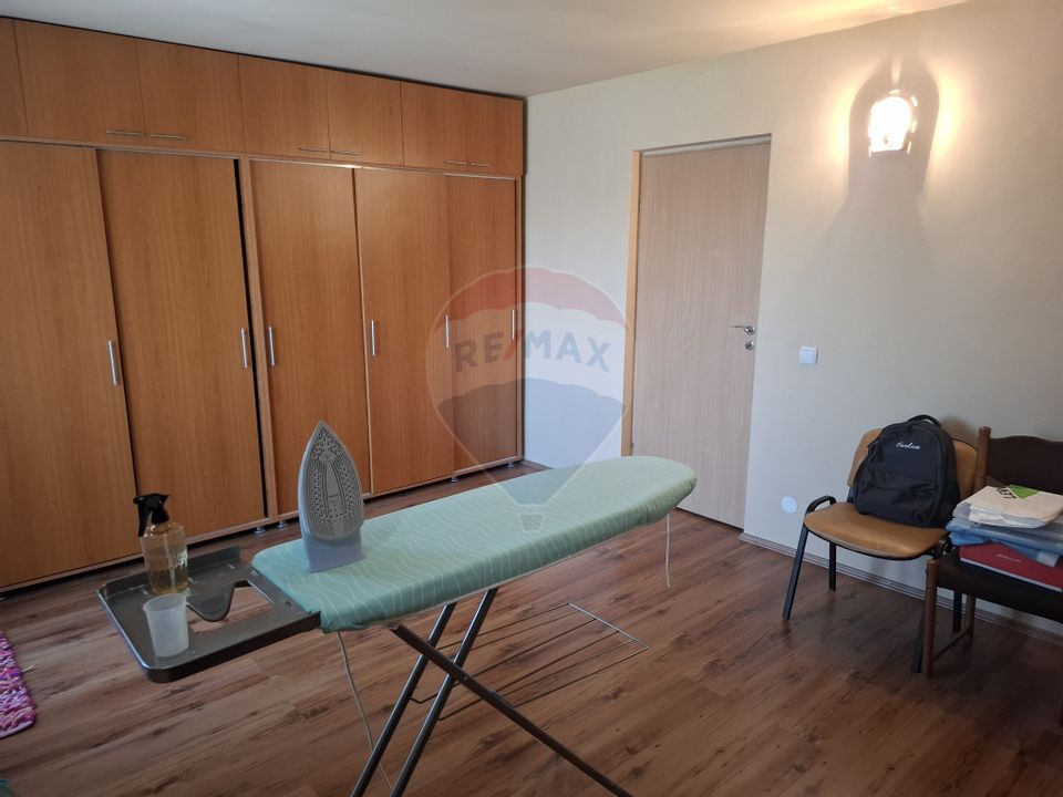 Casă / Vilă cu 5 camere de vânzare în zona Brestei