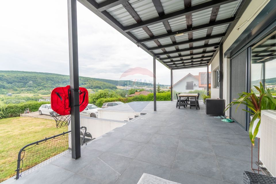 Detached House for Sale / 900 sqm Land, Popesti, Cluj