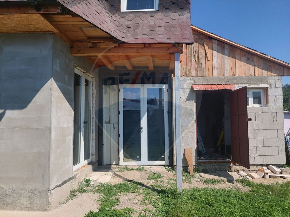 Casa noua de vanzare in Podoleni Neamt