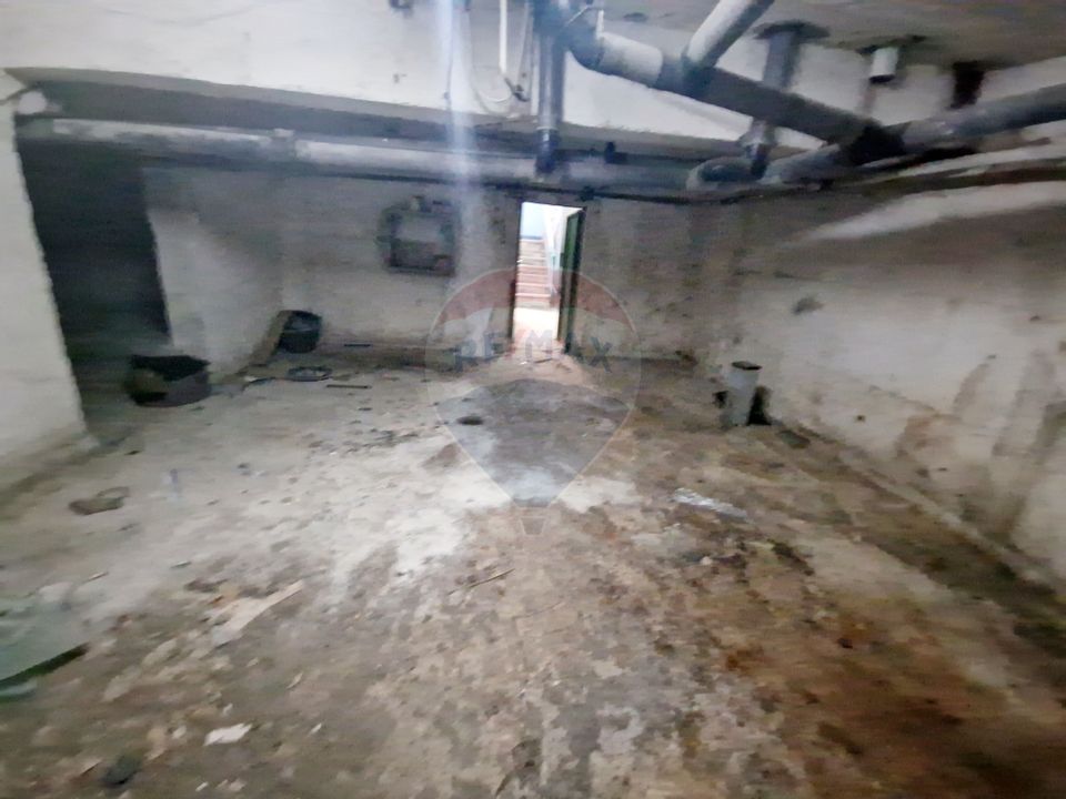 327sq.m Commercial Space for sale, Maratei area