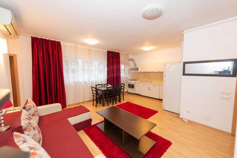 Apartament cu 3 camere de vanzare complex  Rasarit De Soare, Titan