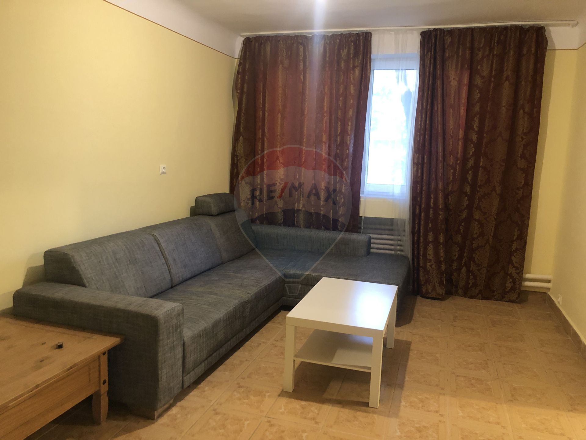 Apartament 2 camere inchiriere in bloc de apartamente Bihor, Oradea, Central