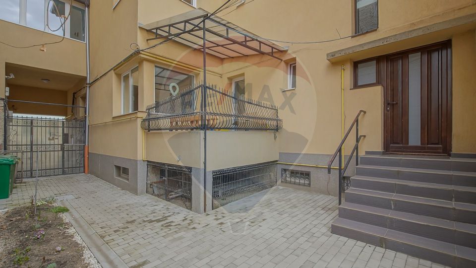 123.7sq.m Commercial Space for rent, 15 Noiembrie area