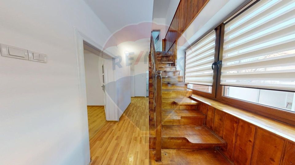 Casă cu 3 camere de vânzare Calea Dumbravii