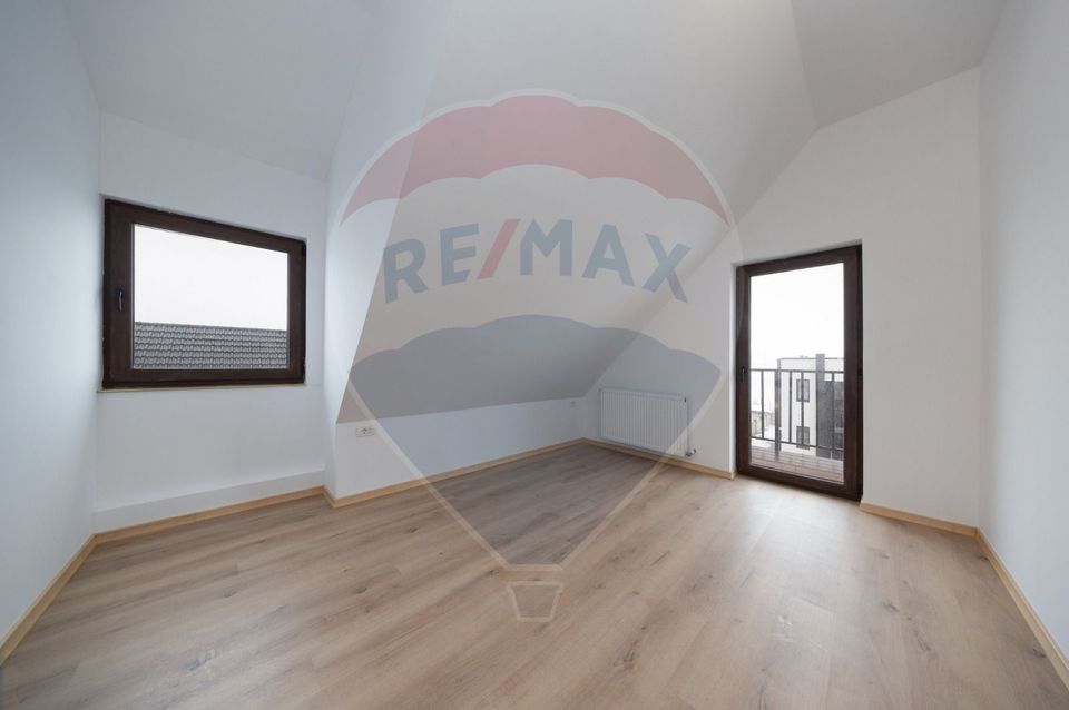 Proprietate speciala, cu destinatii multiple, Sanpetru/ Harman!