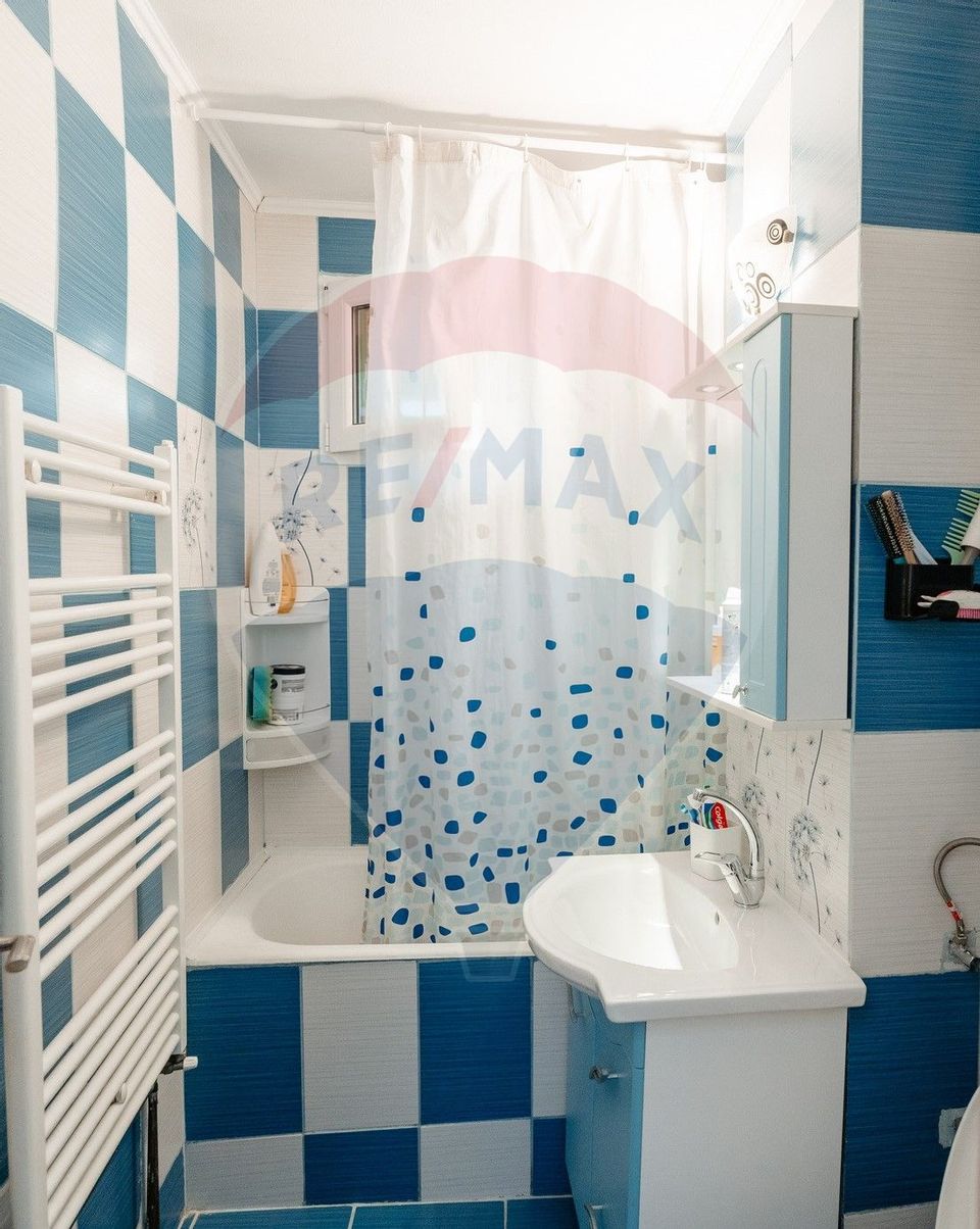 Apartament spatios- decomandat- 2 camere, renovat, Rasnov!