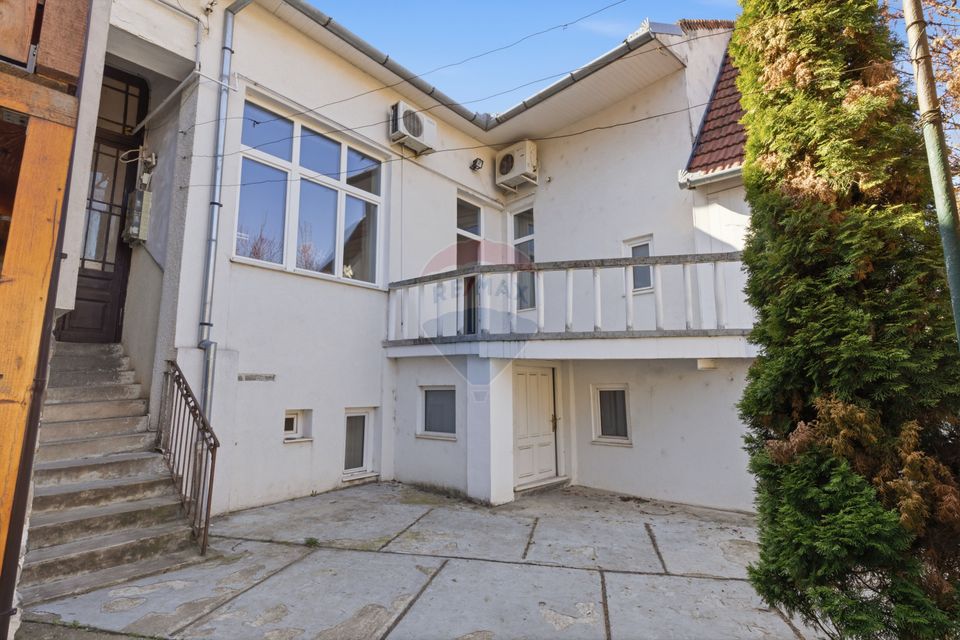 4 room Apartment for sale, Central area