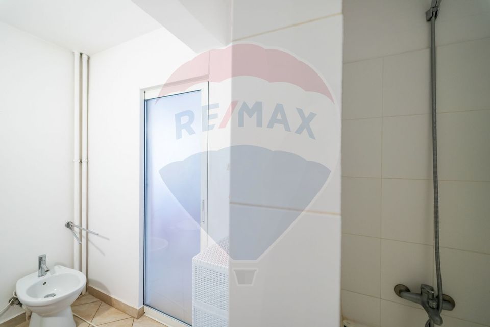 Apartament cu 3 camere de închiriat în zona centrala