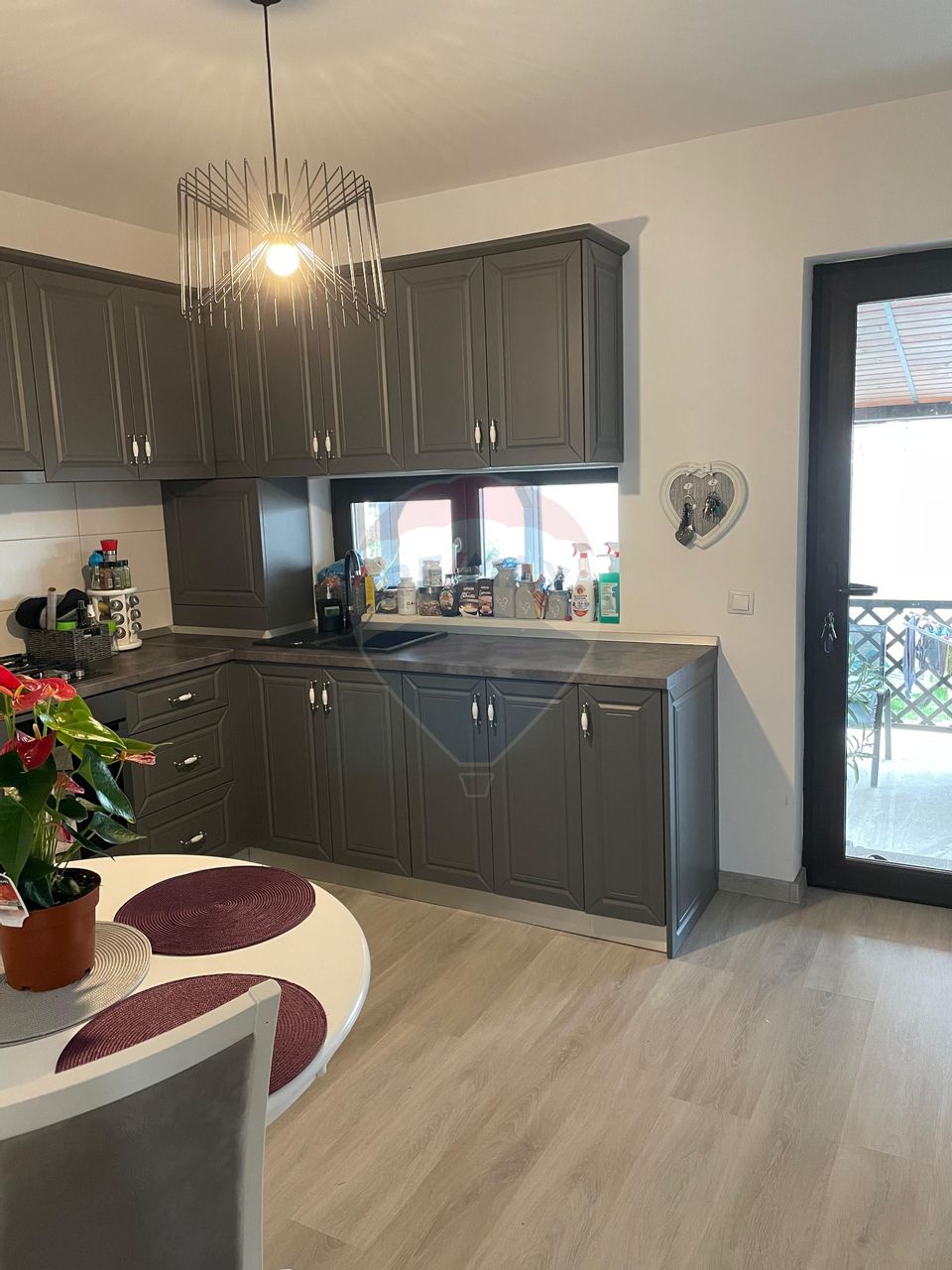 5 room House / Villa for sale, Romanesti area