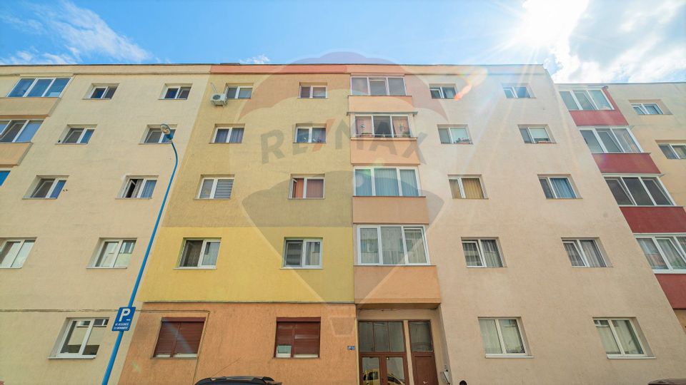 COMISION 0%! Apartament luminos si spatios cu 3 camere,  Tractorul