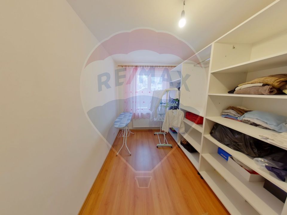 8 room House / Villa for sale