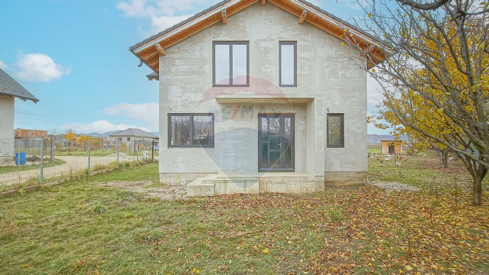 Vedere de Vis: Munți/Cetate | Impune-ți stilul acasă | 150mp la gri