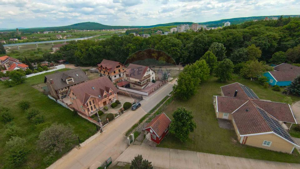 De Vânzare  Pensiunea Laura – 3 Margarete, Sânmartin, Băile Felix