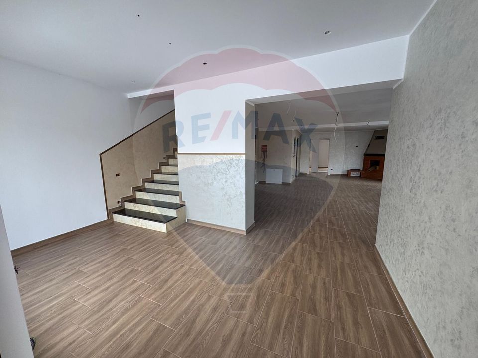 8 room House / Villa for sale, Darmanesti area