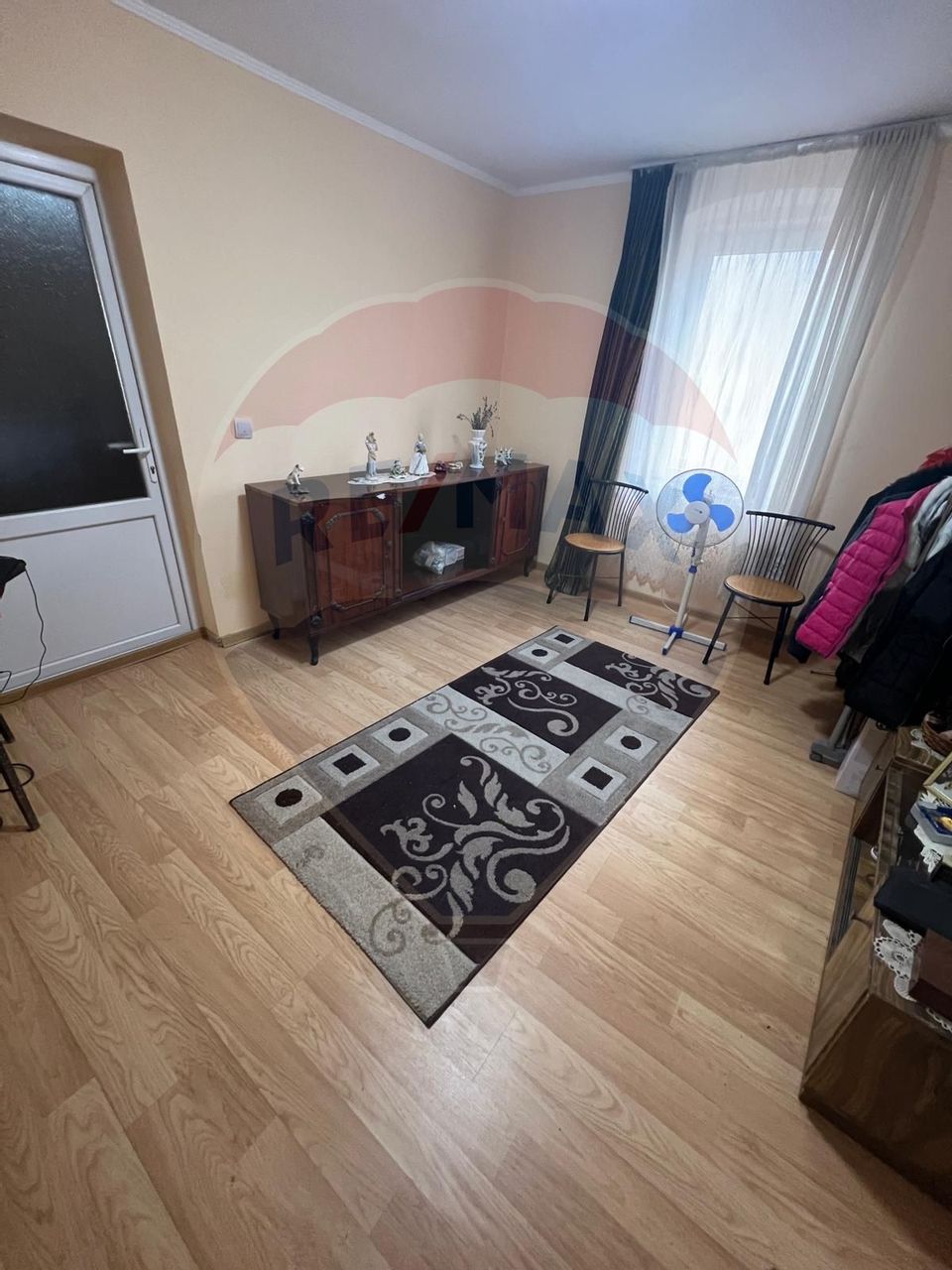 Casă / Vilă cu 6 camere de vânzare în zona Ultracentral