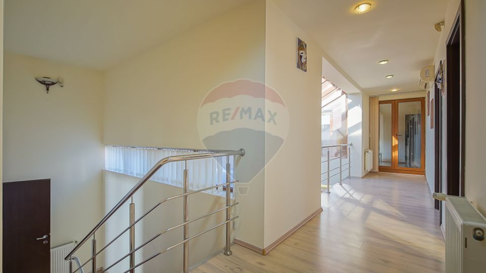 6 room House / Villa for sale