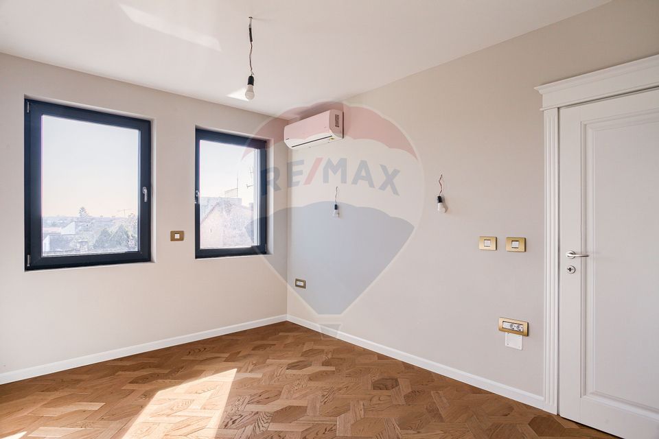 Penthouse exclusivist pe două niveluri, cu terasă– zona Intim