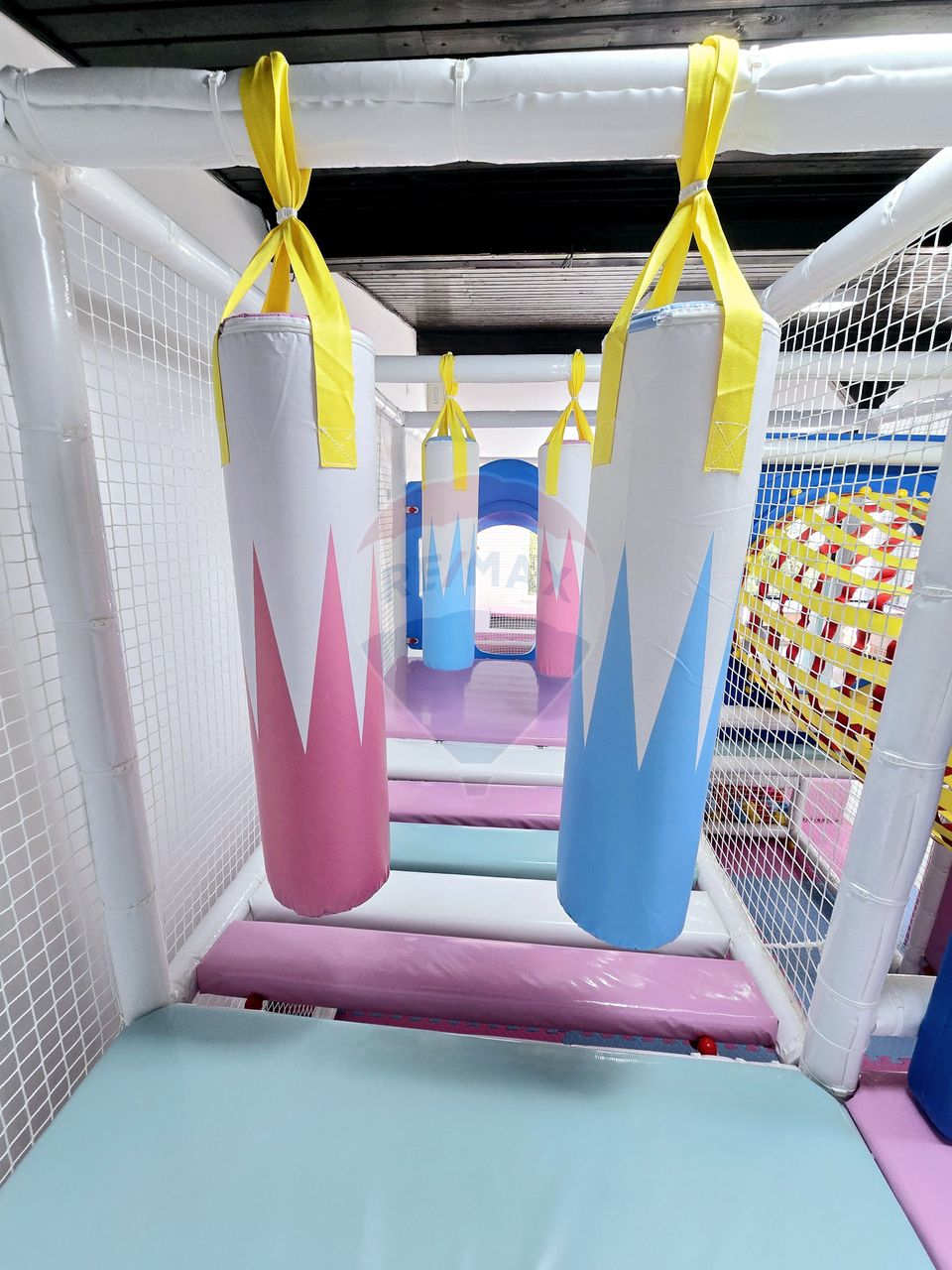 180sq.m Commercial Space for rent