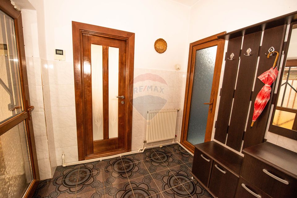 Casa de vanzare 240 mp utili , 6 camere,  teren 1000 mp, Calarasi