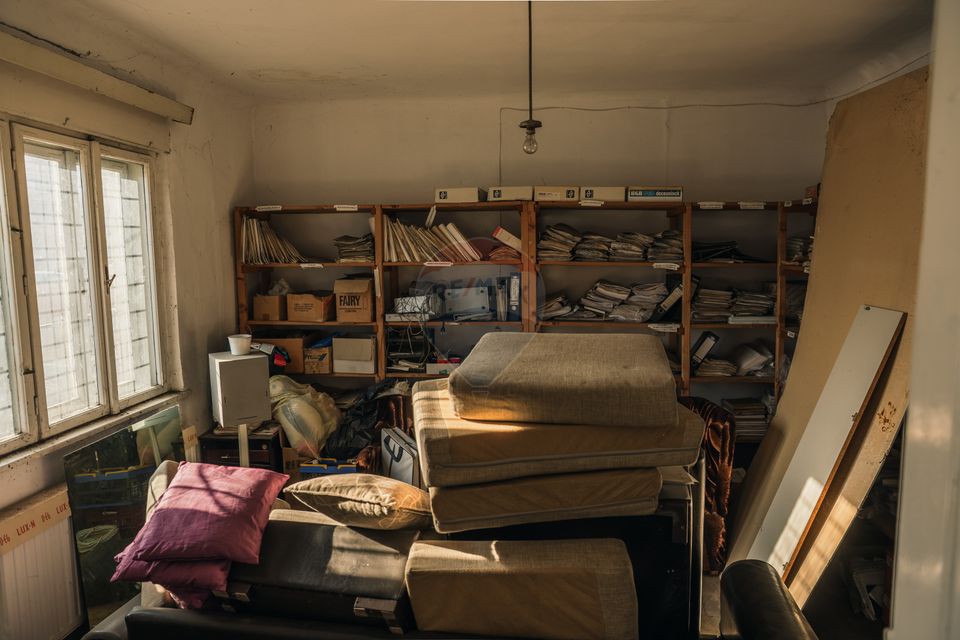 8 room House / Villa for sale, Sud-Est area