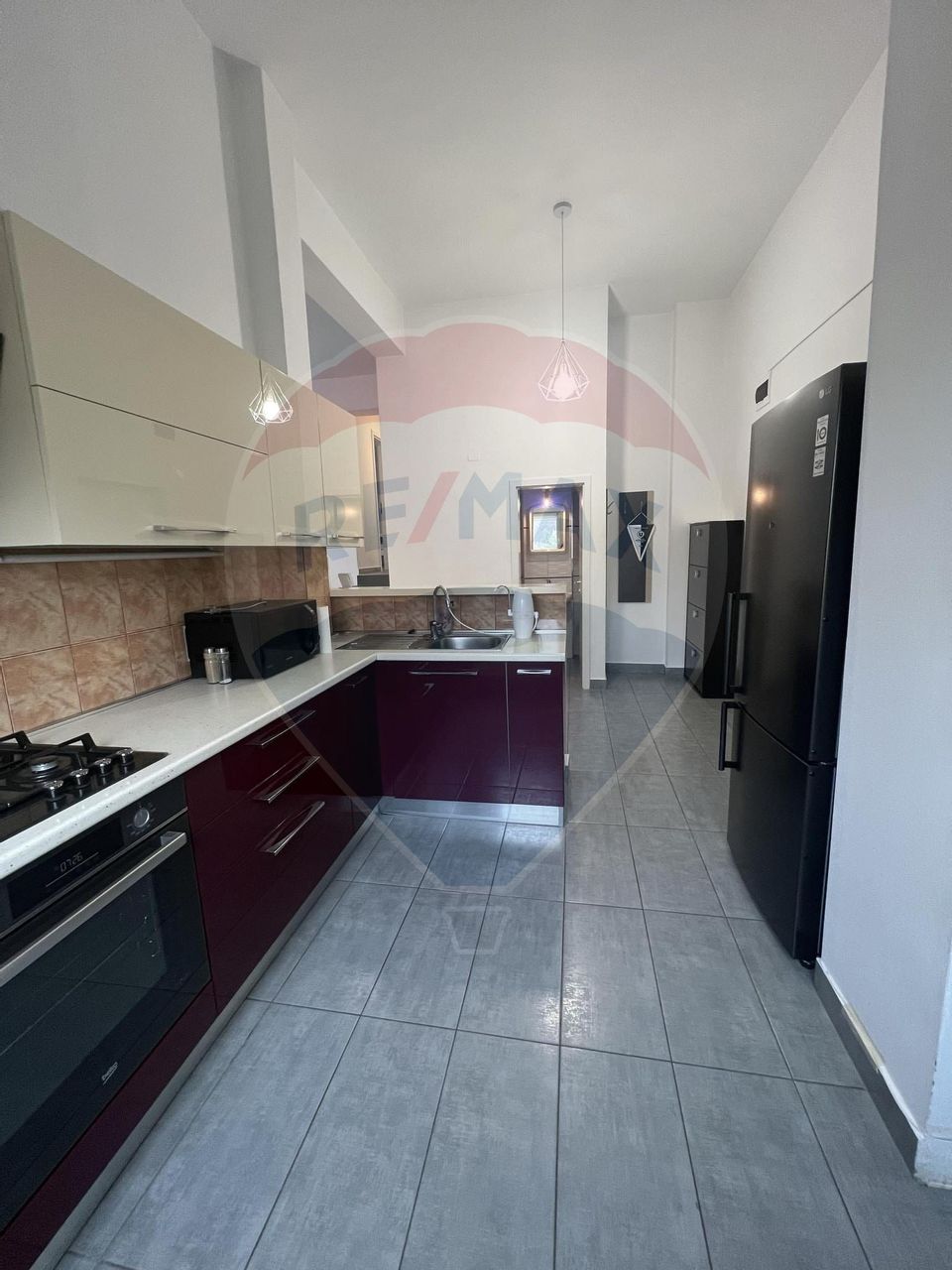 Apartament 3 camere de închiriat pentru 6 luni, Plopilor