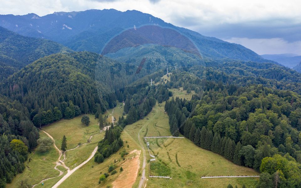 Land near Brasov, 1,018sqm, on the road to 7 Stairs Canyon