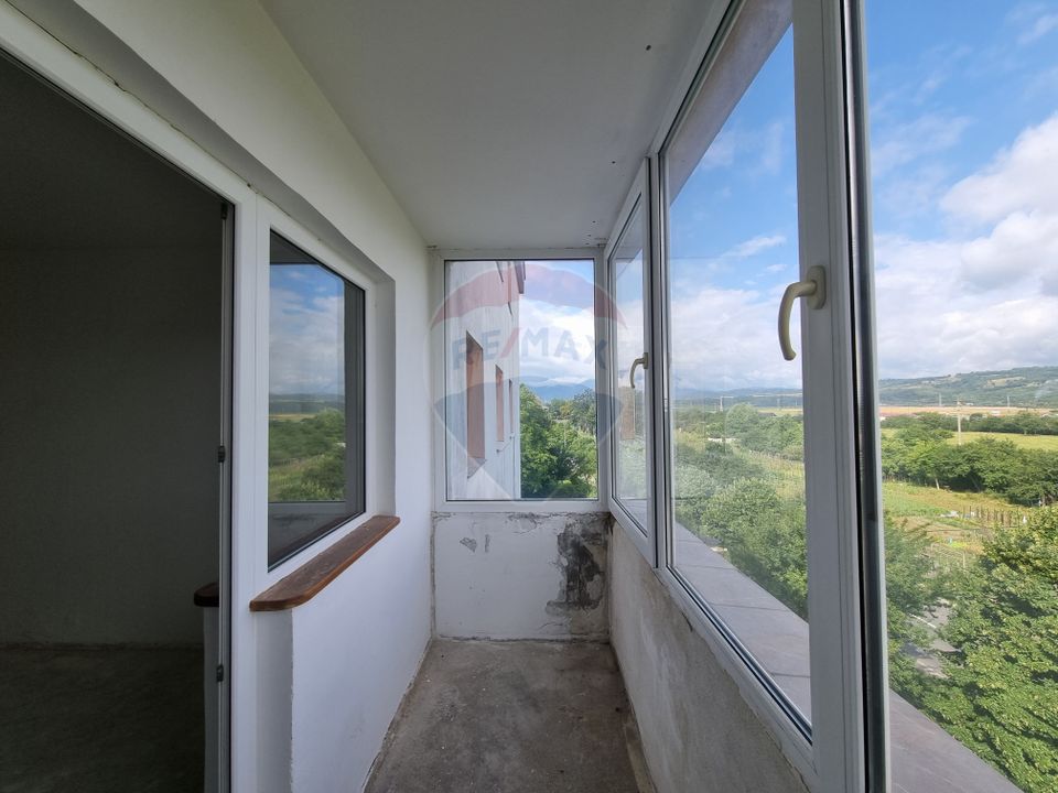 Apartament (De renovat) cu 3 camere de vânzare în zona Exterior Vest