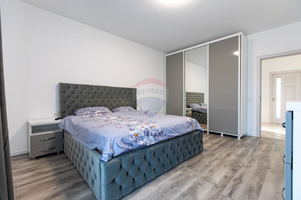 Casă de vânzare - 110 mp,  Serbanesti