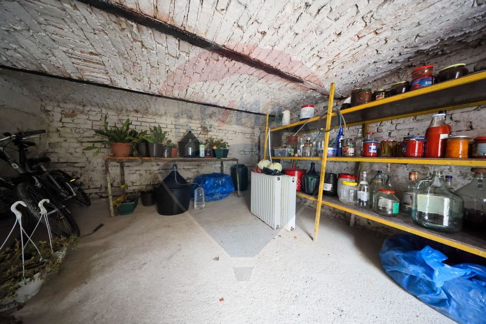 Casă cu 5 camere si curte, de vânzare, zona Centrul Istoric!