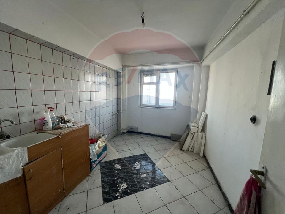 Apartament 4 camere in zona Piata