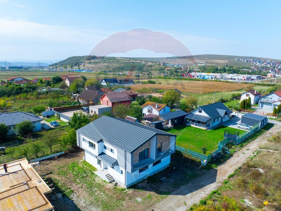 4 room House / Villa for sale