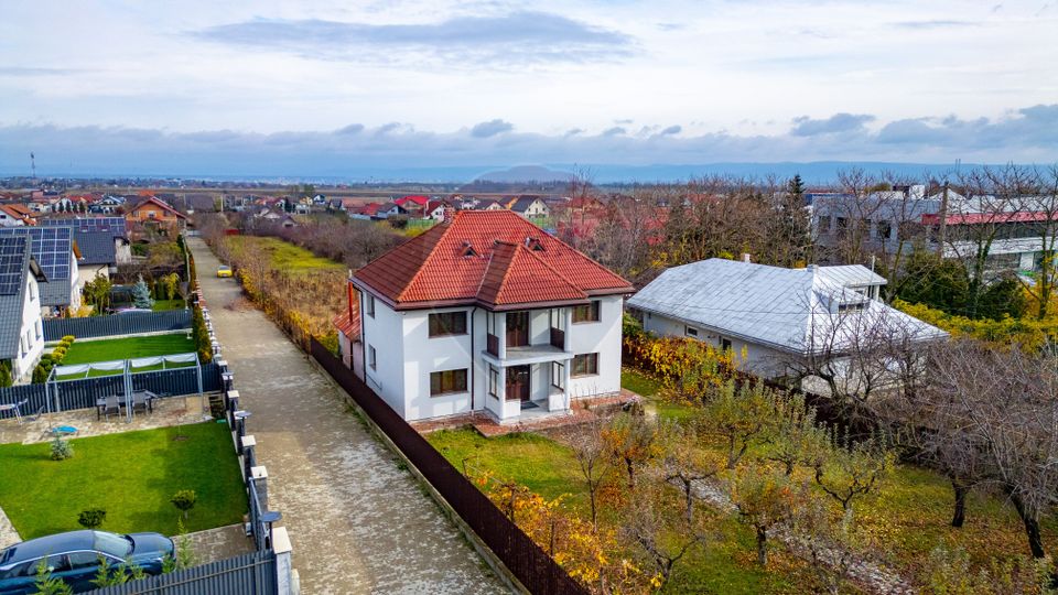 Casă/Vilă cu 6 camere de vânzare în Măgura