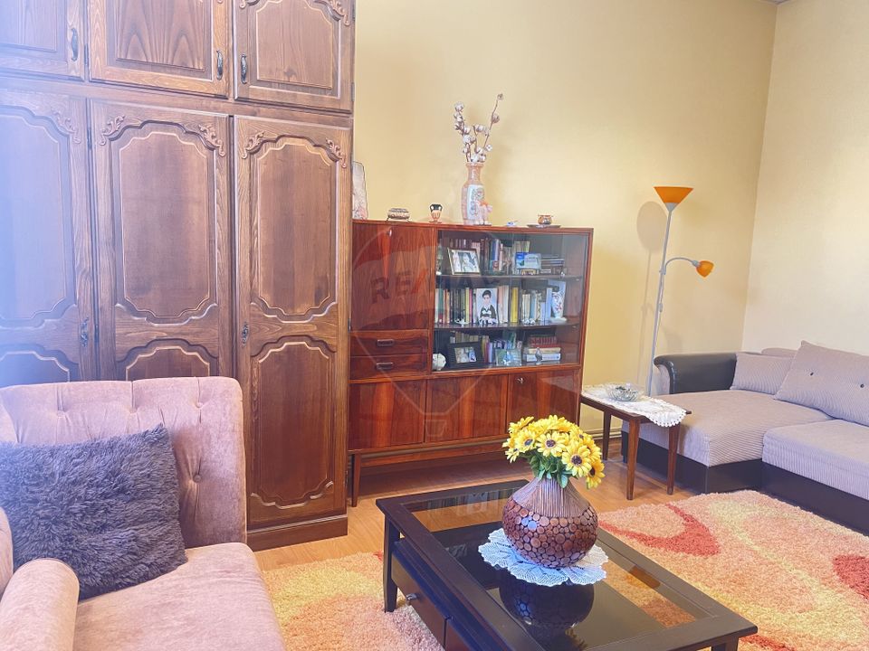 Apartament 3 camere de inchiriat in zona Garii