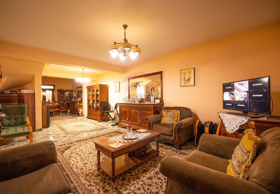 6 room House / Villa for sale, Central area