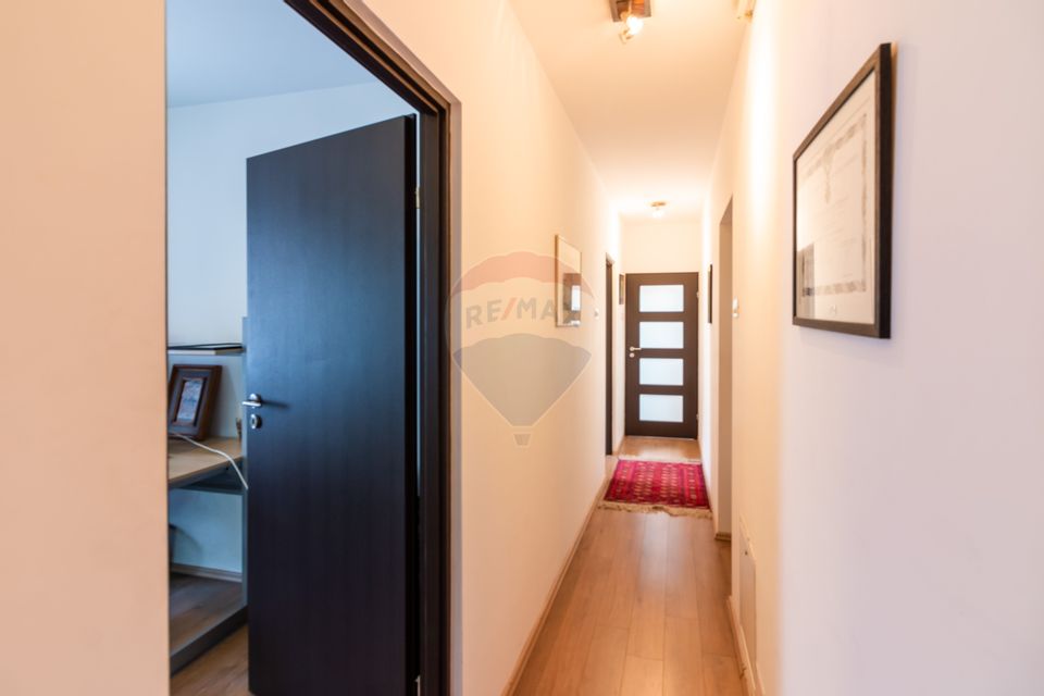 Apartament 3 camere vânzare in zona Primaverii cu garaj
