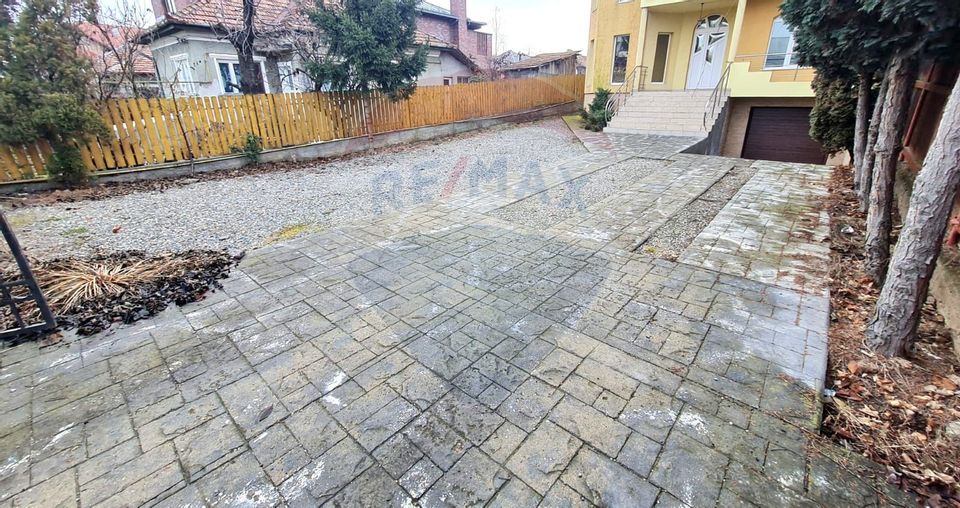 Spațiu de birouri de închiriat în casă 318 mp în zona Între Lacuri