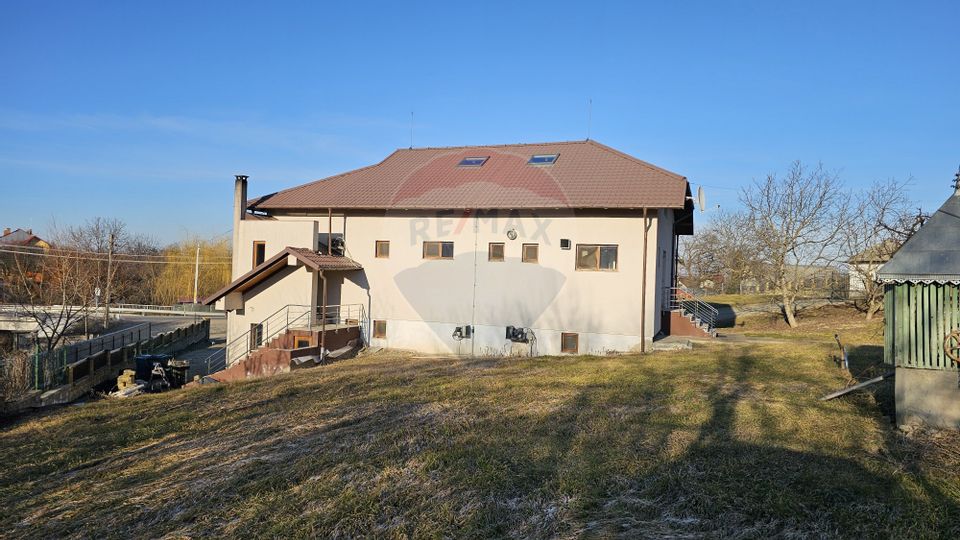 Complex comercial-cofetărie, patiserie pitzerie- Udești, Suceava