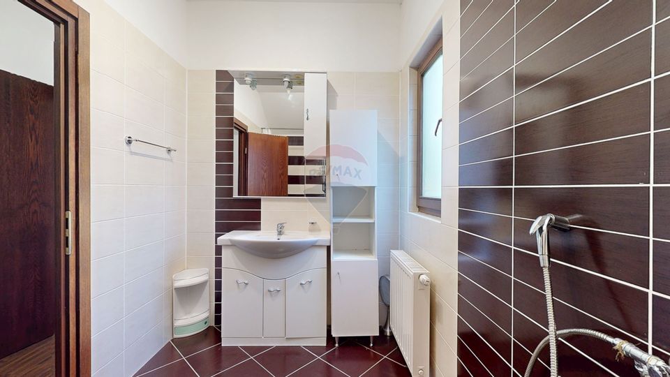 5 room House / Villa for sale, Tractorul area