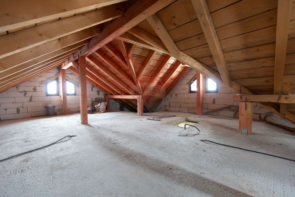 Casă / Vilă cu 4 camere de vânzare în Cartier - Gheraiesti